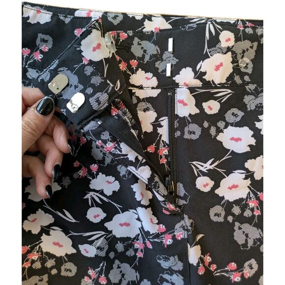 Izod Golf Skort Sz 10 Black Floral Mini Skirt Built-In Shorts Pockets Stretch - Picture 4 of 9